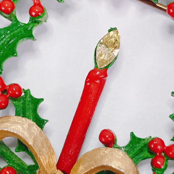 Vintage Weiss Mid Century Enamel Christmas Wreath Brooch Bow Rhinestone Candle - Picture 4 of 11